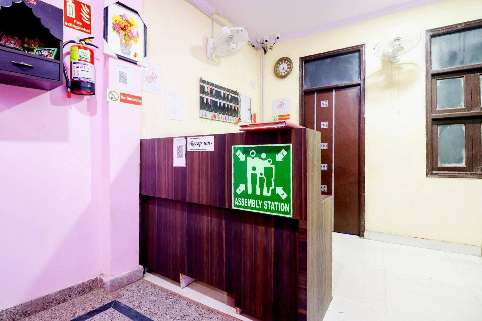 Hotel O Sunrise Inn Indirapuram Exteriör bild