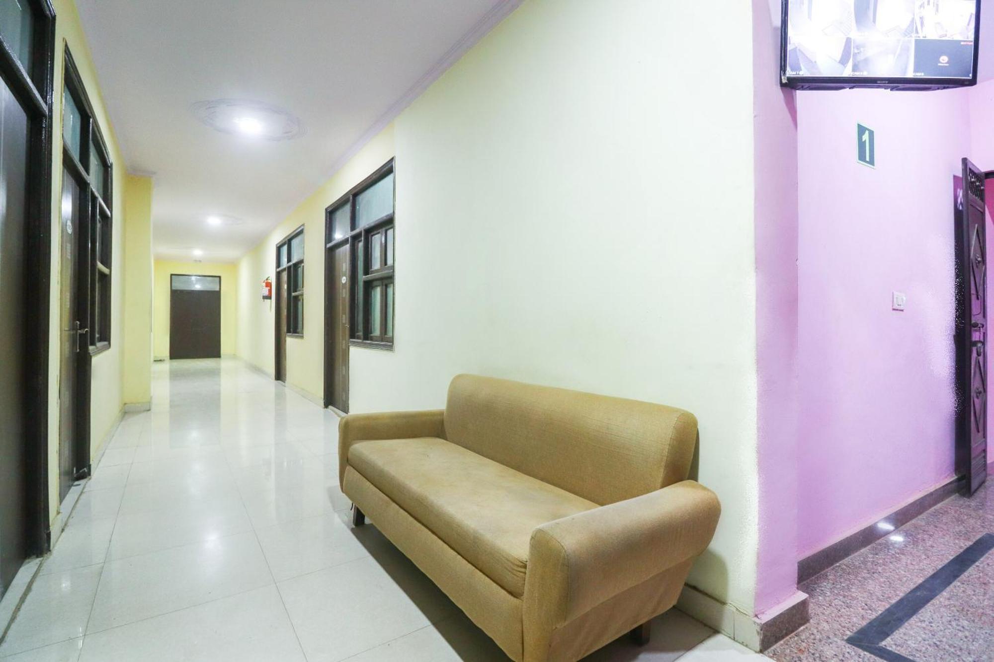 Hotel O Sunrise Inn Indirapuram Exteriör bild