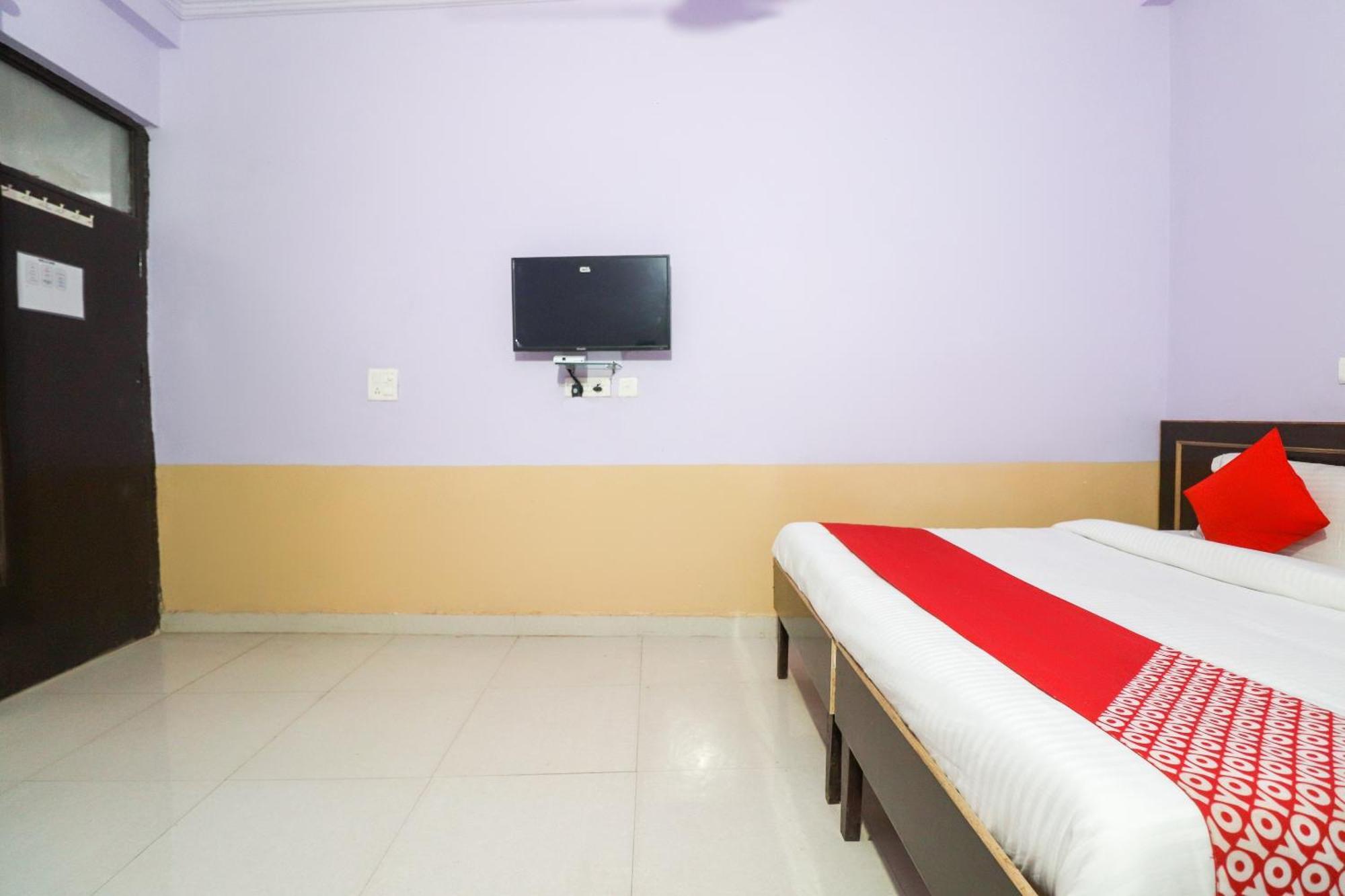 Hotel O Sunrise Inn Indirapuram Exteriör bild